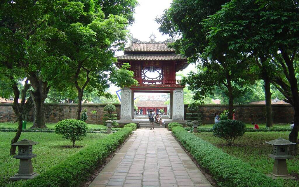 Hanoi Temple of Literature - Discover Hanoi Muslim Tour 6 Days – 5 Nights