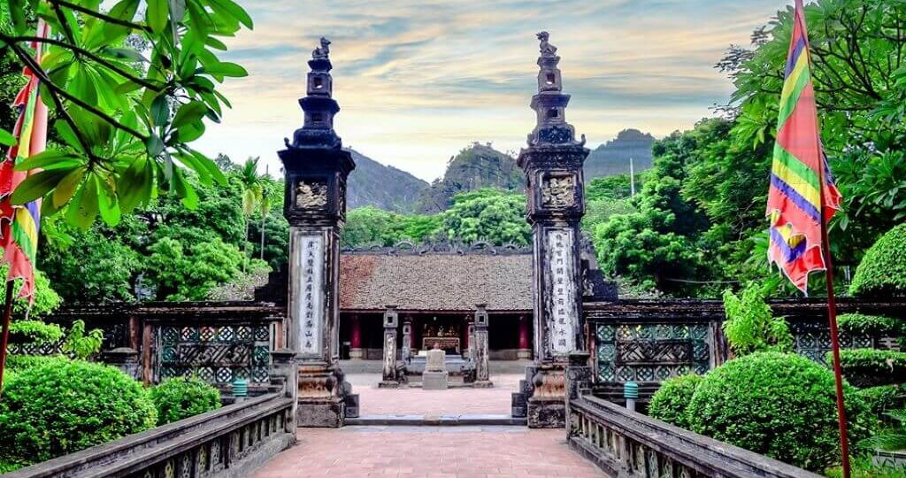 Hanoi - Hoa Lu - Trang An Ninh Binh Muslim Day Tour
