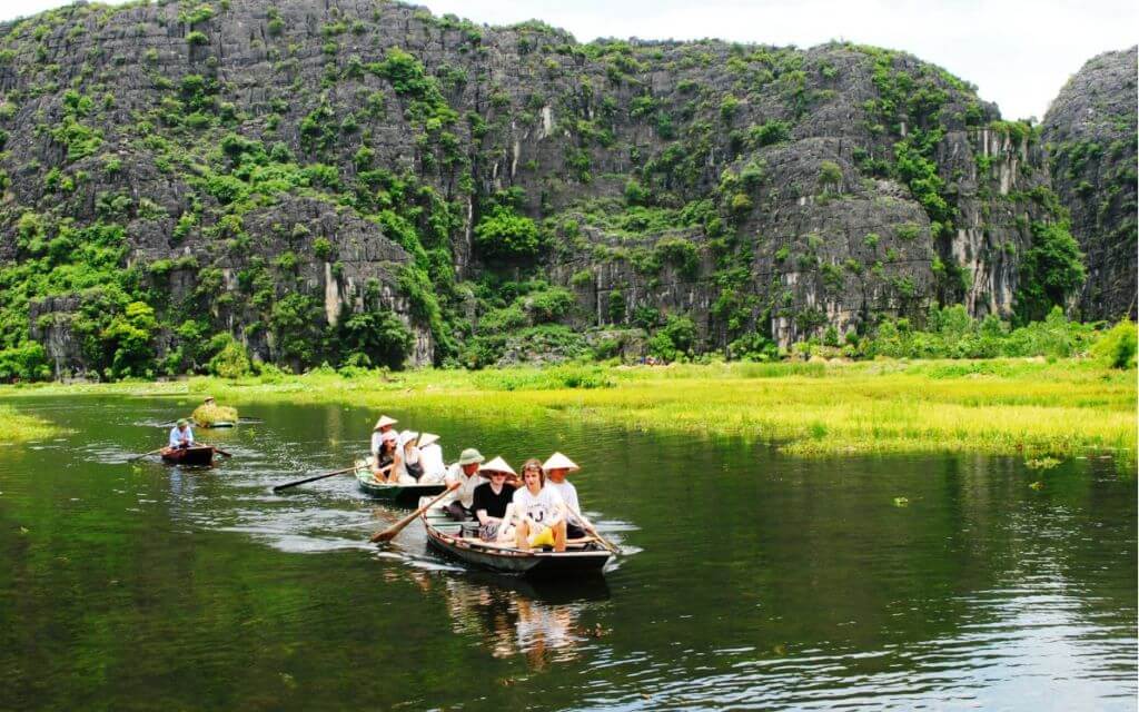 Tam Coc Boat Trip - Hanoi - Hoa Lu - Tam Coc - Bich Dong Muslim Day Trip