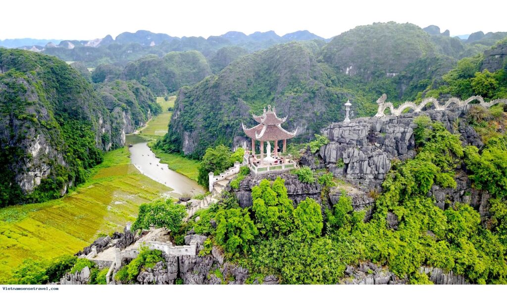 Hoa Lu – Mua Cave – Tam Coc Muslim Tour 1 Day