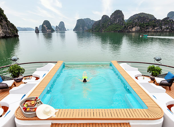 Mon Cheri Cruise Swimming Pool - Halong Muslim Cruise