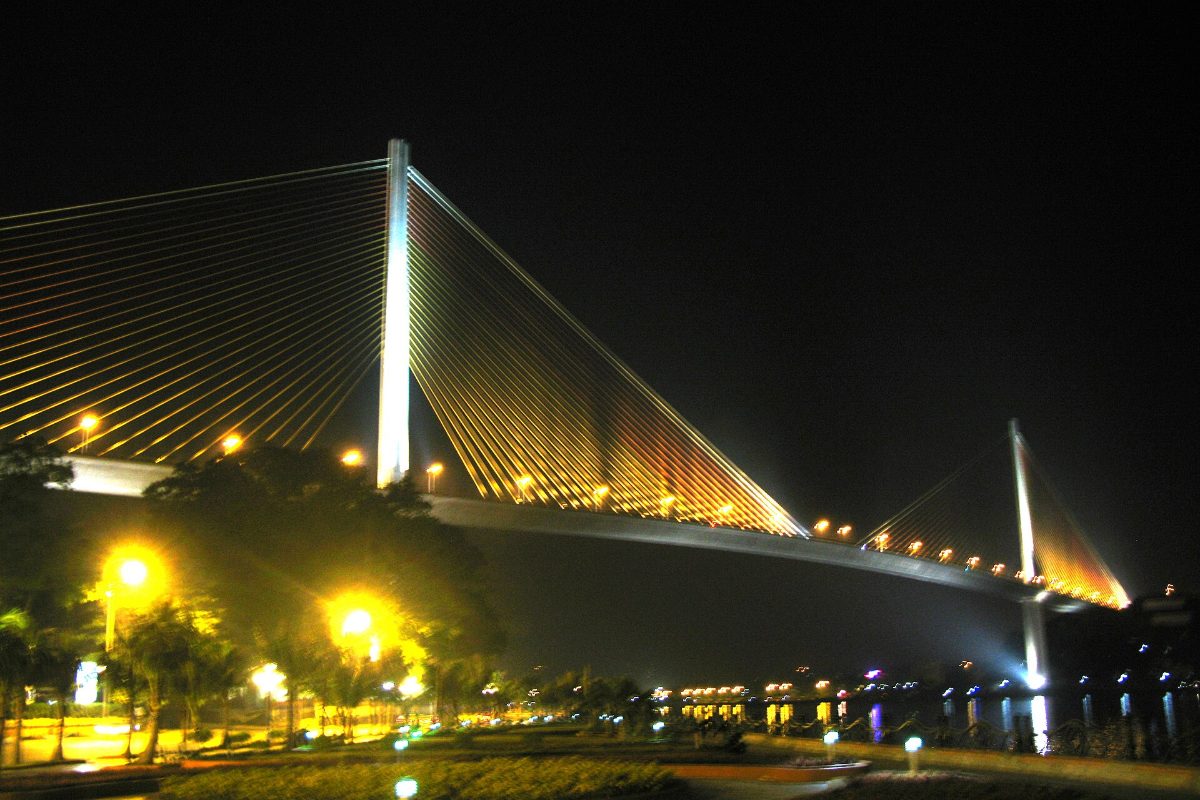Bai Chay Bridge lit up at night in Ha Long city