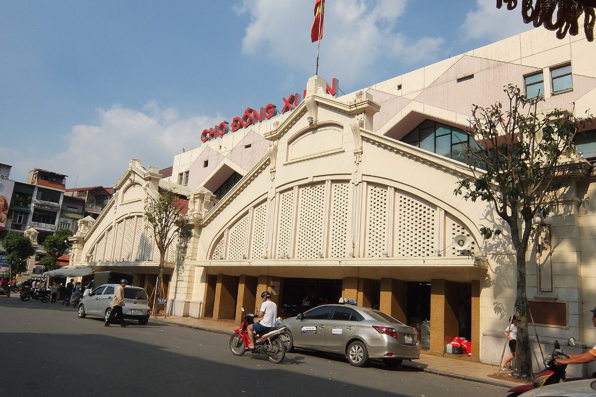 Front gate of Dong Xuan Market in Hanoi Old Quarter