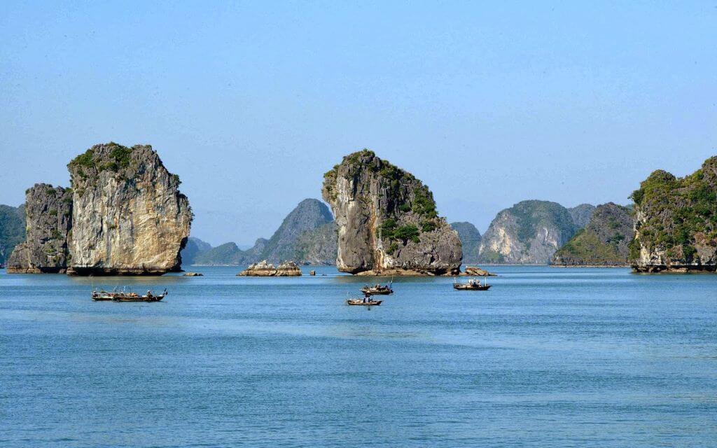 Halong Bay Islets and Day Boats