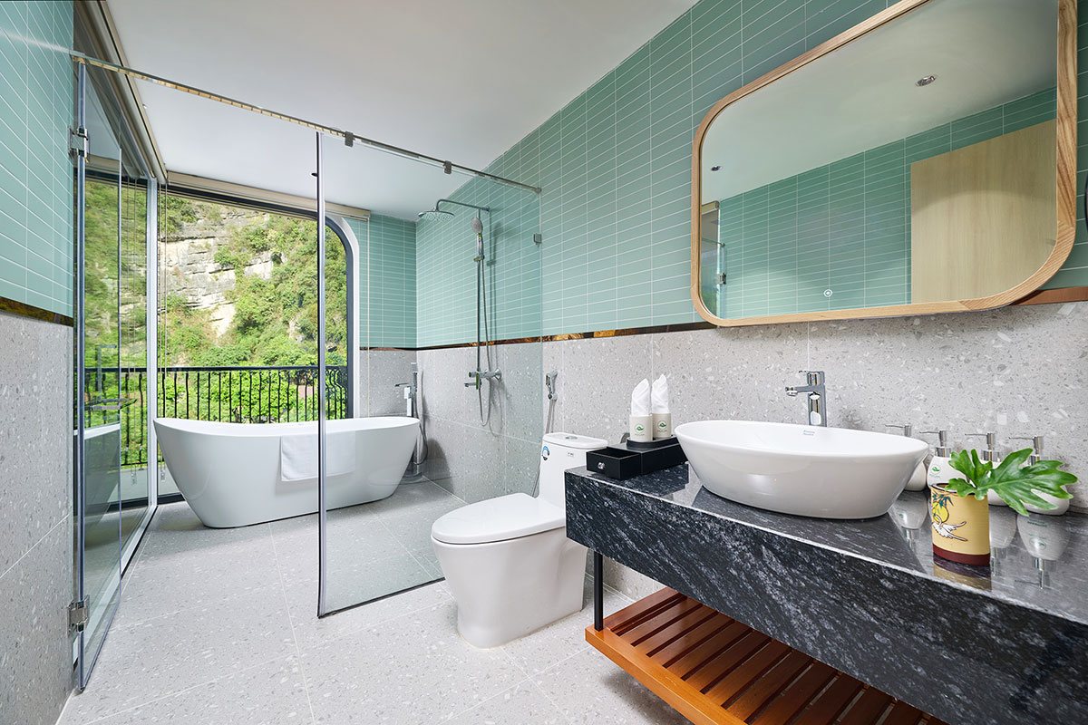 Bathroom of the Presidential Suite at Heritage Charm Hotel Trang An
