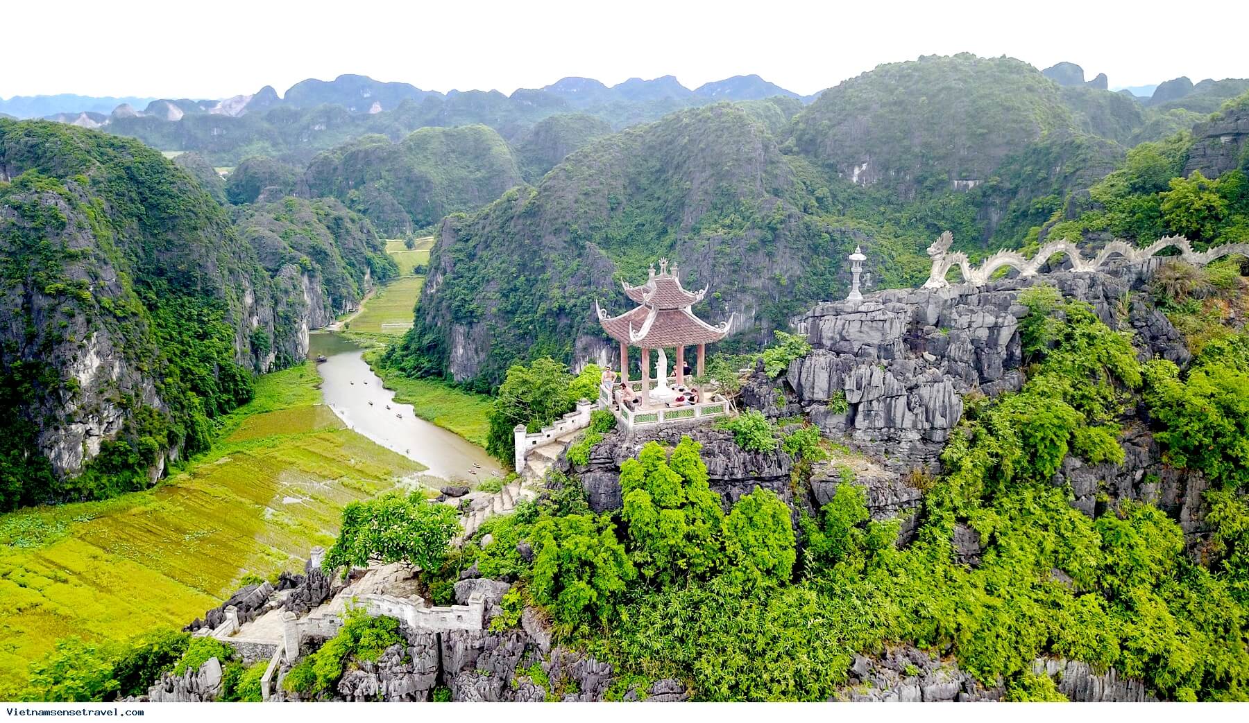 Hoa Lu – Mua Cave – Tam Coc Muslim Tour 1 Day