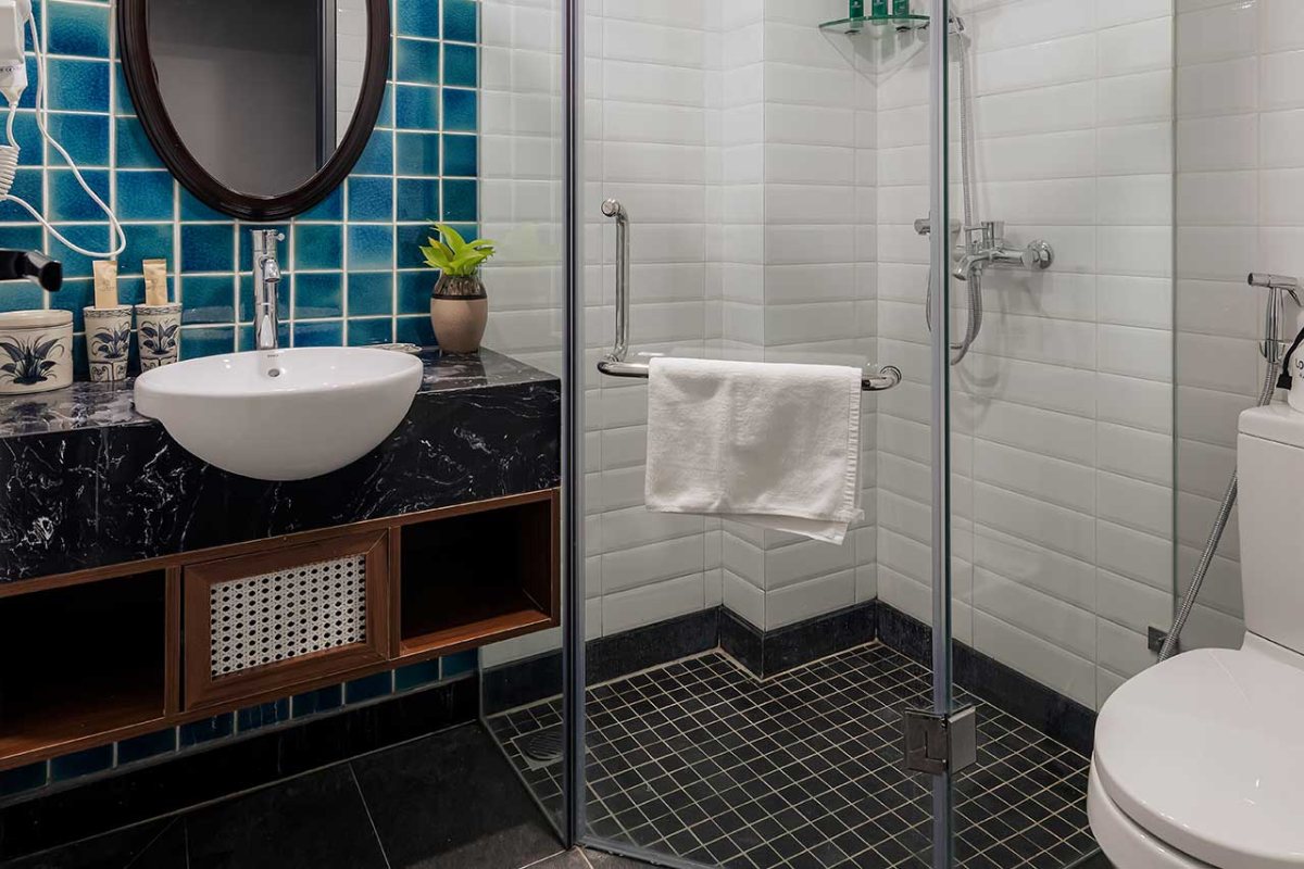 Deluxe Room bathroom at Lotusama Hanoi Hotel