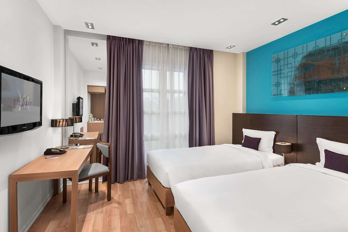 Classic twin room with city view at Mercure Hanoi La Gare