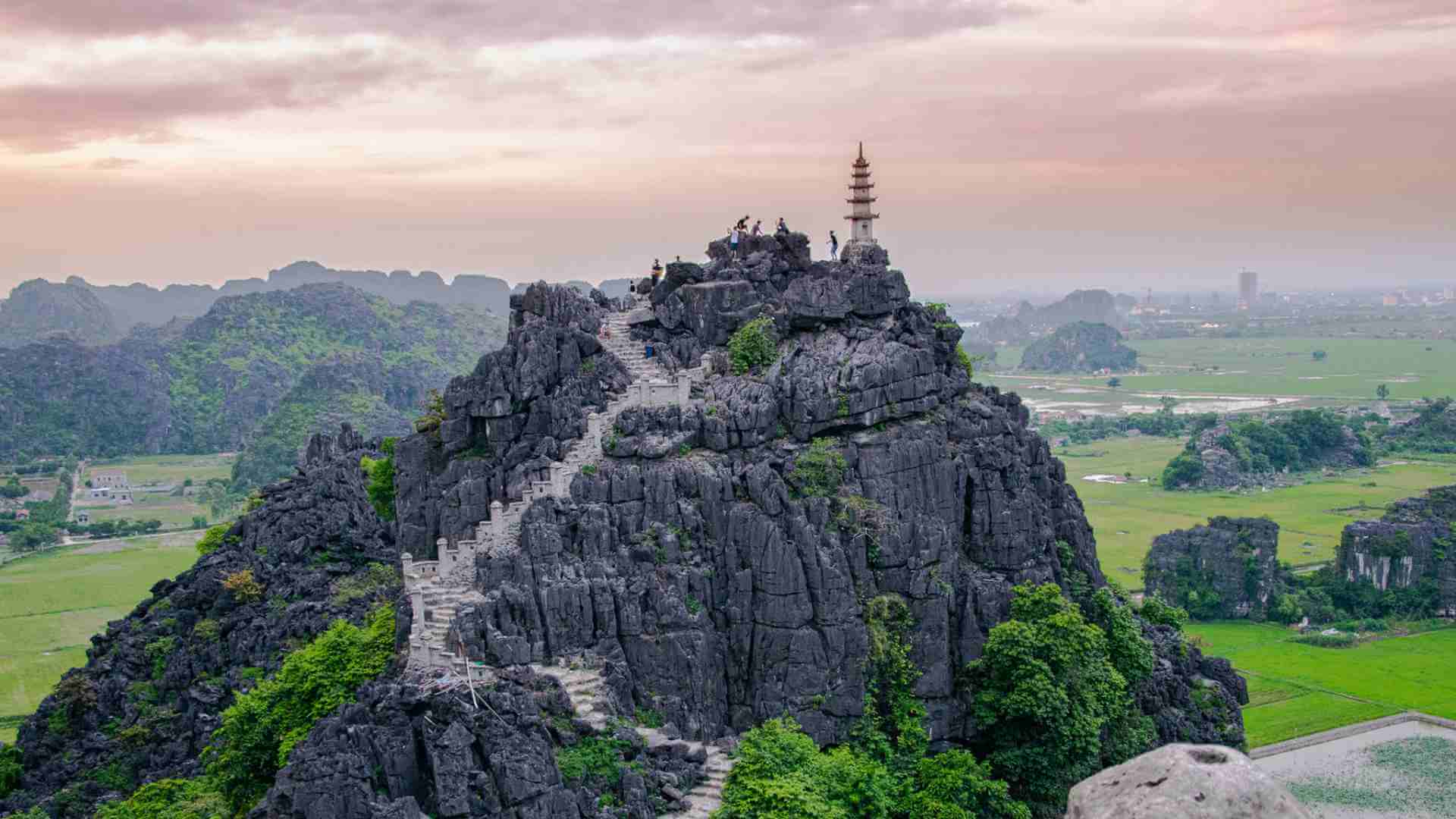 Mua Cave Peak and Dragon Stairs
