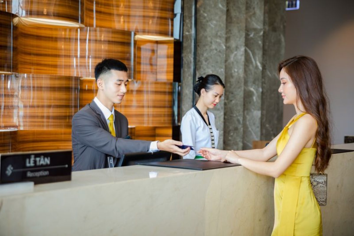 Reception desk at Muong Thanh Grand Bai Chay