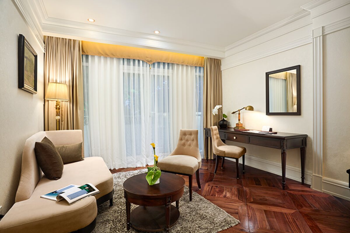 Floor-to-ceiling window in the Grand Executive room at Silk Path Boutique Hanoi
