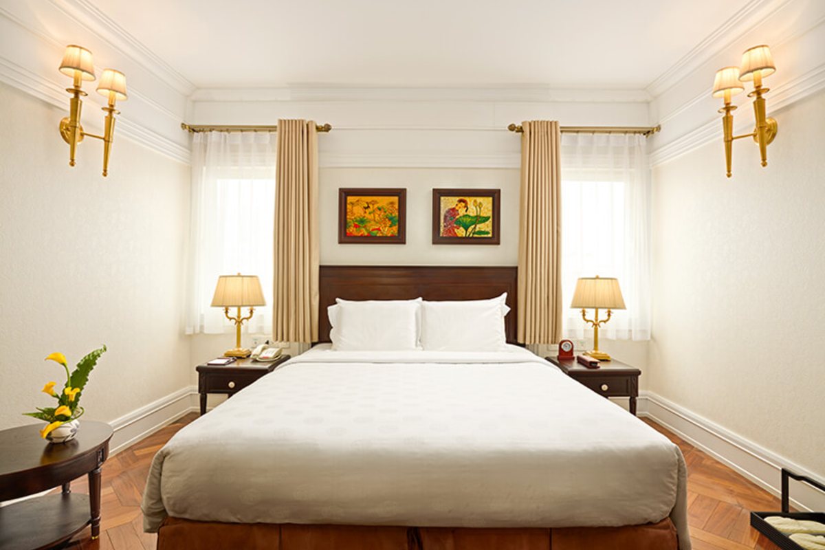 King bed in the Premium Deluxe room at Silk Path Boutique Hanoi