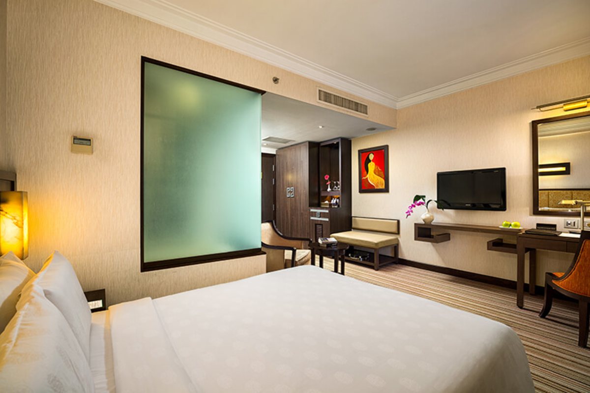 Bed in the Executive room at Silk Path Hotel Hanoi
