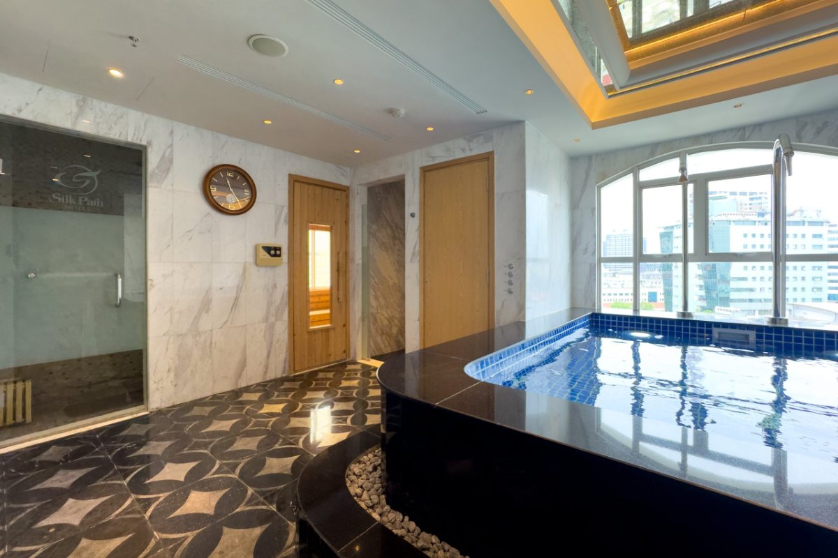 Jacuzzi at Silk Path Hotel Hanoi
