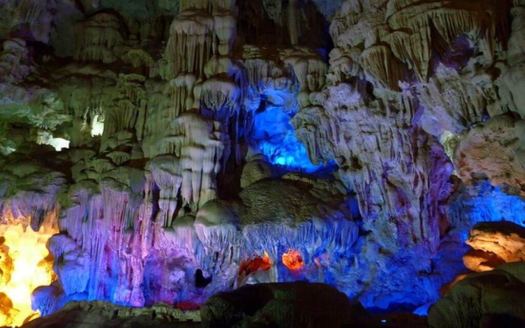 Thien Cung Cave Lights