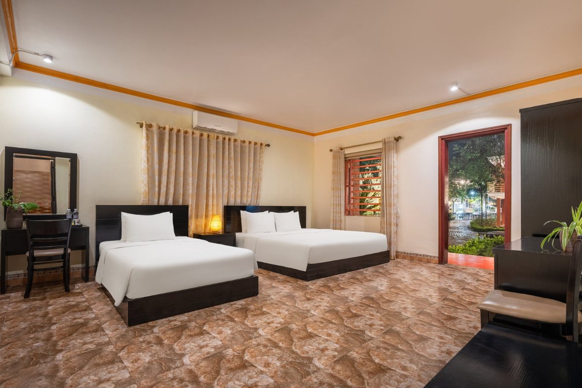 Pool-view room at Trang An Heritage Garden